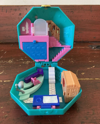 Polly Pocket Compact Playset GDK81 Mattel 2018 Spa Girls Pretend Play Toy GUC