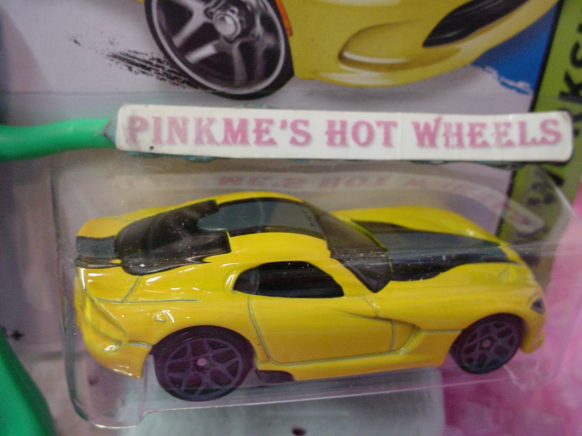 2014 Hot Wheels 2013 Dodge '13 SRT VIPER 2013 #203 US