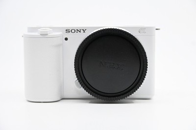 Sehr guter Zustand! - nur 691 Auslösungen - Sony ZV-E10 Weiß Gehäuse + 64GB SD