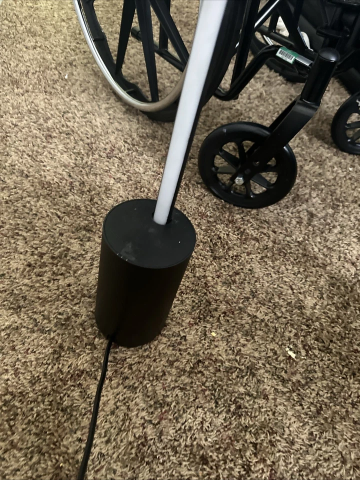 Philips Hue 40801/48/U7 White and Color Ambiance Signe Light Table Lamp - Image 3 of 4