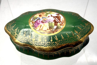 Viintage Exquisite Limoges France Handpainted Porcelain Trinket Box