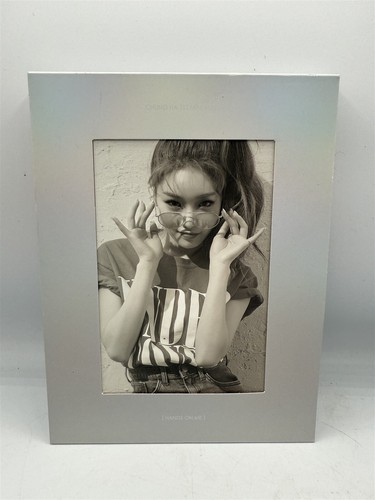CHUNG HA 1ST MINI ALBUM HANDS ON ME CD SET - Picture 9 of 12