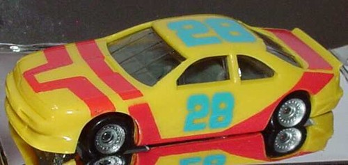 1:87 Ford Thunderbird Stock Car Yellow No.28 - Monogram 2083 - Picture 2 of 3