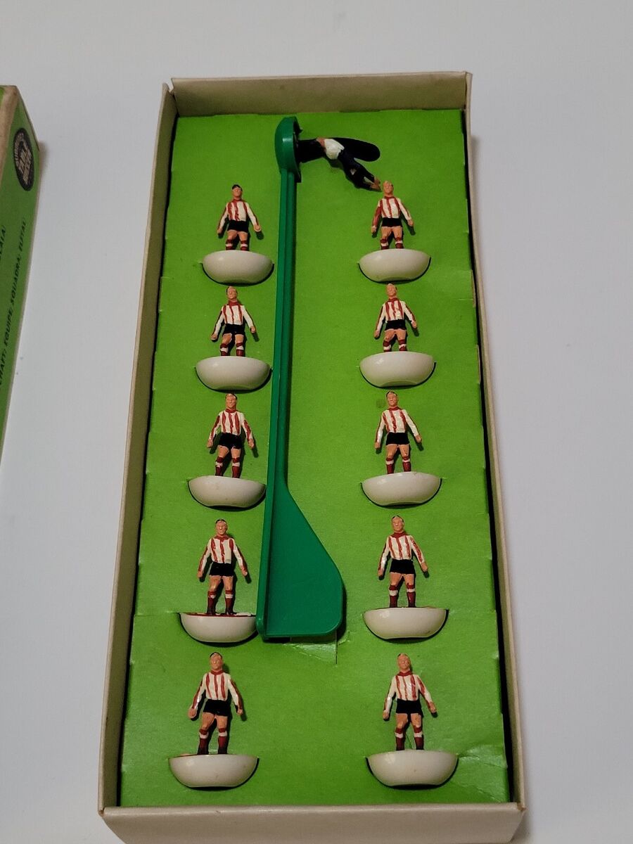 Vtg 1970's Subbuteo Table Soccer .00 Scale Team Red White Vtg 1970's Subbuteo Table Soccer .00 Scale Team Red White