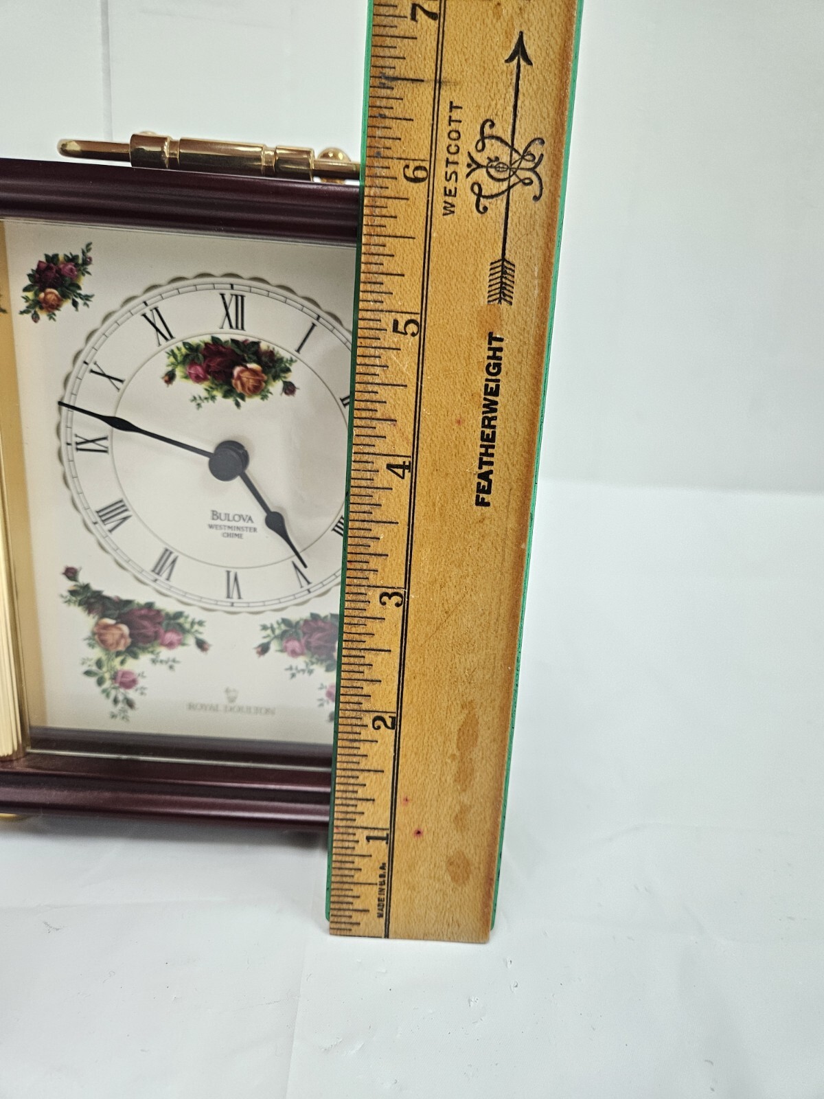 ROYAL DOULTON BULOVA QUARTZ GOLD TONE MANTLE CLOCK WESTMINISTER CHIME