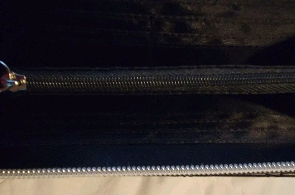 Cartera Larga Negra con Calaveras de Azúcar Flor 12 Tarjeteros con Monedero 8x4 Foto 4 de 4