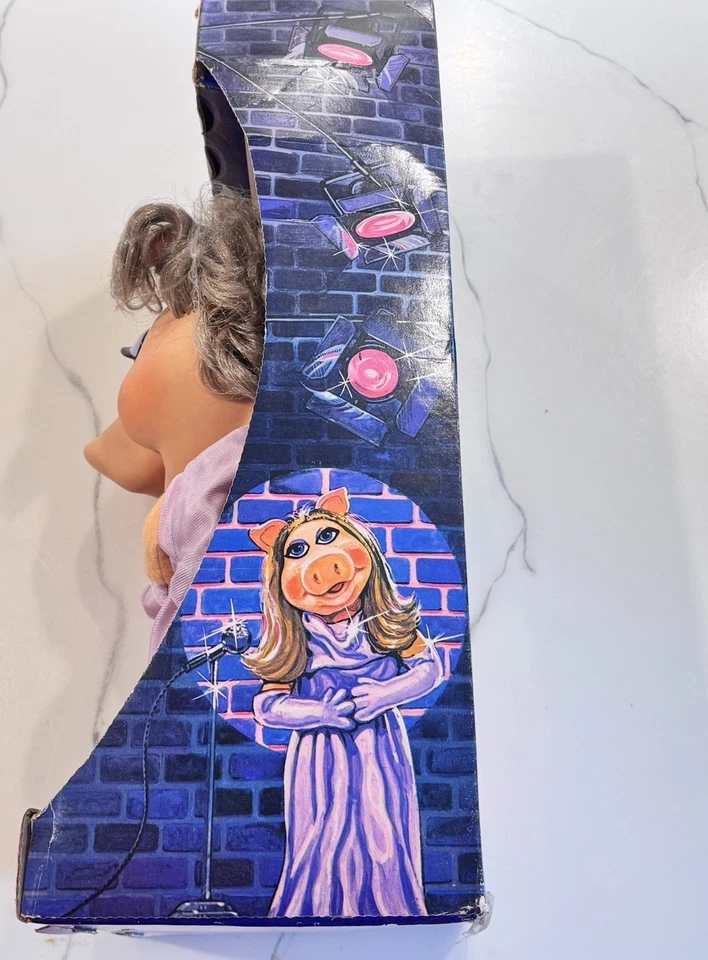 Fisher Price Toys 855 Miss Piggy 1976-1978 Jim Henson Puppet Muppet Doll 18'' - Image 3 of 4