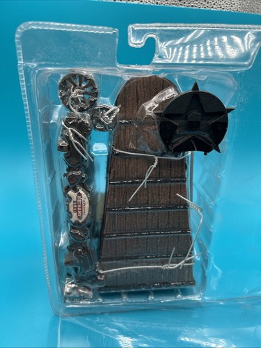 BETHANY BLED Clive Barker's Infernal Parade McFarlane Action Figure 2004 Read!!! - Picture 6 of 8