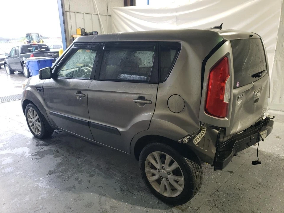 Used Air Cleaner Assembly fits: 2013 Kia Soul 2.0 Grade A - Image 2 of 4