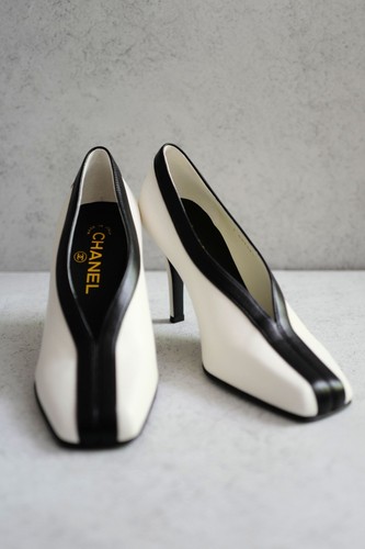 Chanel 26S Pumps Matthieu Blazy's weiß Lammfell Größe 36,5c - Bild 14 von 24