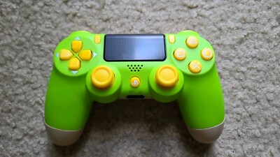 PlayStation 4 Dualshock Controller Custumized Gold (Golden Lime Style). Read