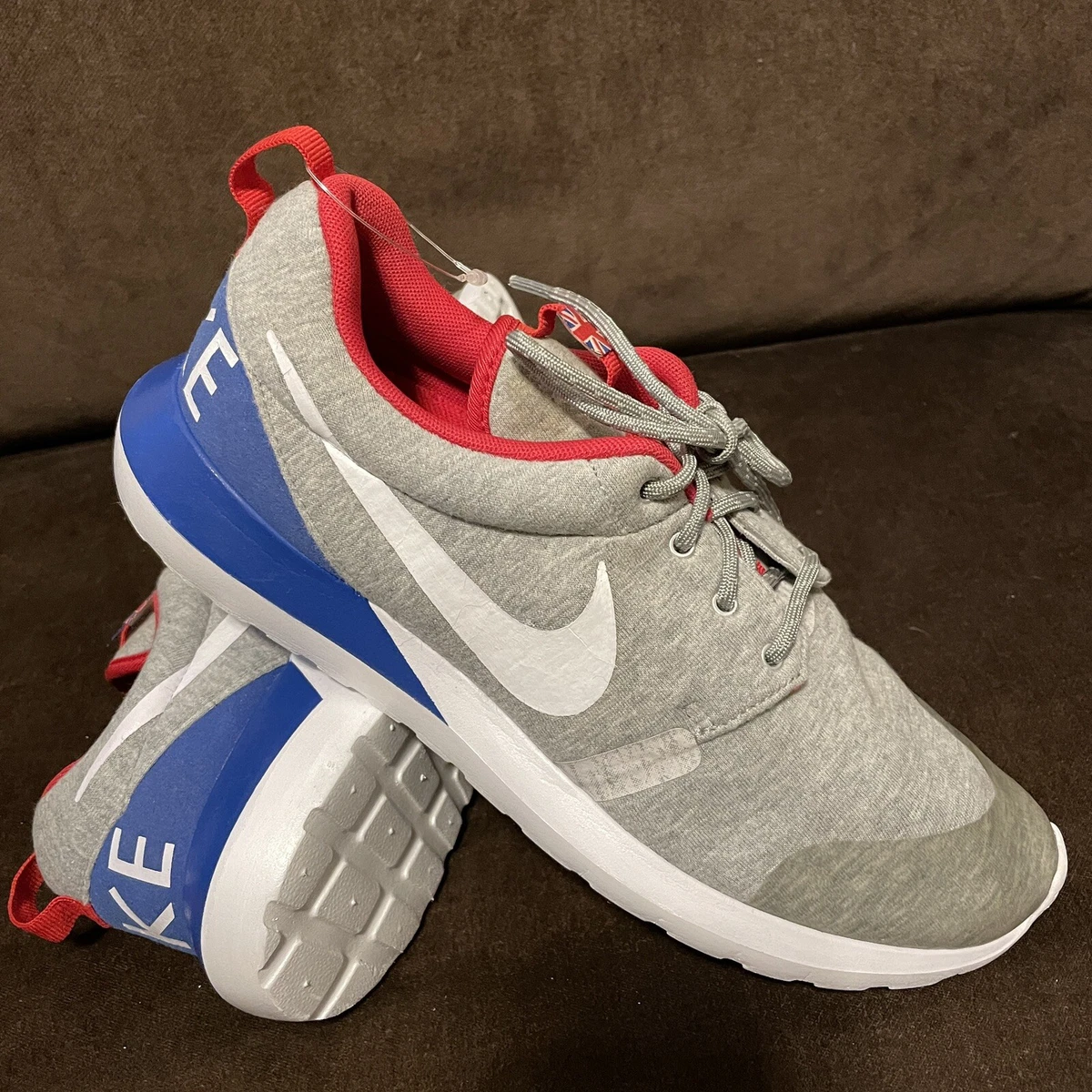 Nike ROSHE RUN NM W SP Fleece Size 8.5 US Great Britain 🇬🇧 red