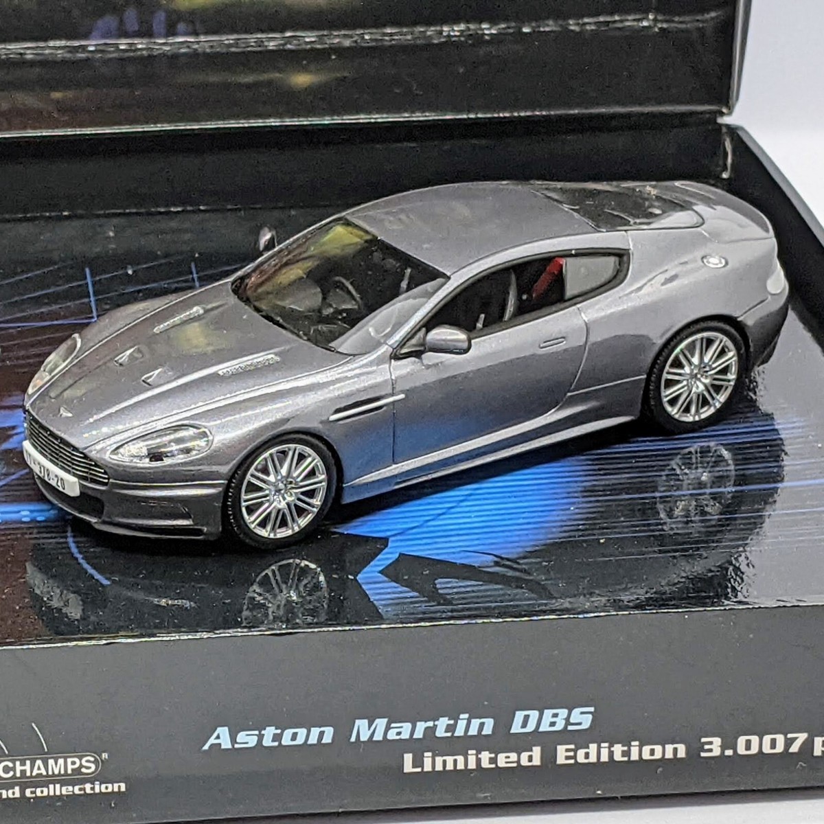 MINICHAMPS Aston Martin DBS 007カジノロワイアル Minichamps 1:43 Aston Martin DB5 & DBS James Bond 