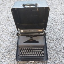 Vintage 1948 Royal Quite Deluxe Portable Typewriter RARE ORIGINAL KEYBOARD thumbnail