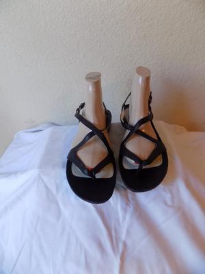 Ecco Black Leather Strappy Thongs Sandals Shoes Size  42 (US 11- 11.5   )