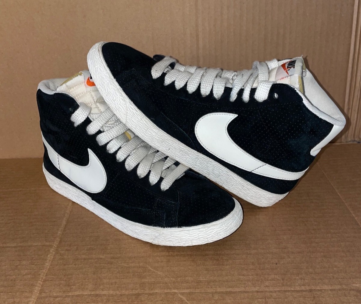 Women's RARE Nike Blazer Mid Suede Sneakers Size 7.5 518171 Women's RARE Nike Blazer Mid Suede Sneakers Size 7.5 518171