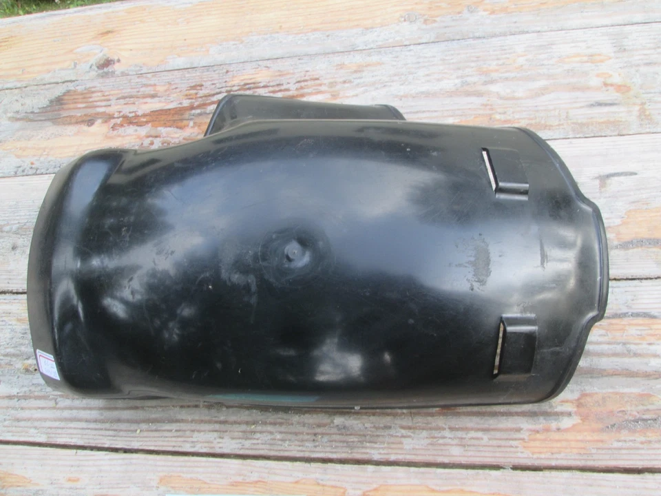 Guardabarros trasero Honda 1975-1979 GL1000 GOLDWING B, 80101-371-000 BUEN ESTADO Foto 2 de 4