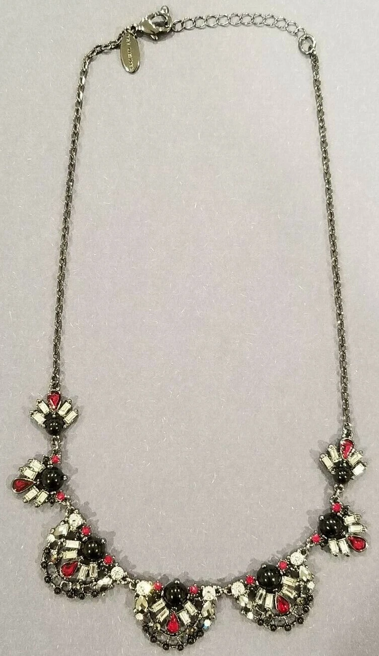 Collana costume con strass Givenchy 20" nera e con rosso con gemme trasparenti