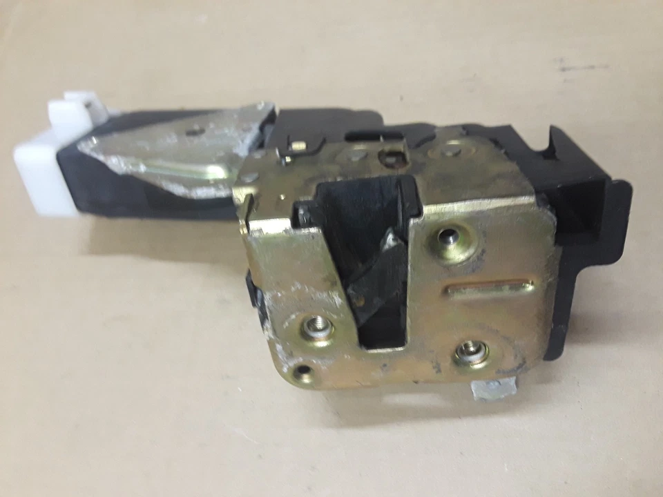 Volvo S40 2002 pasajero derecho puerta delantera bloqueo eléctrico actuador pestillo F043 Foto 3 de 4