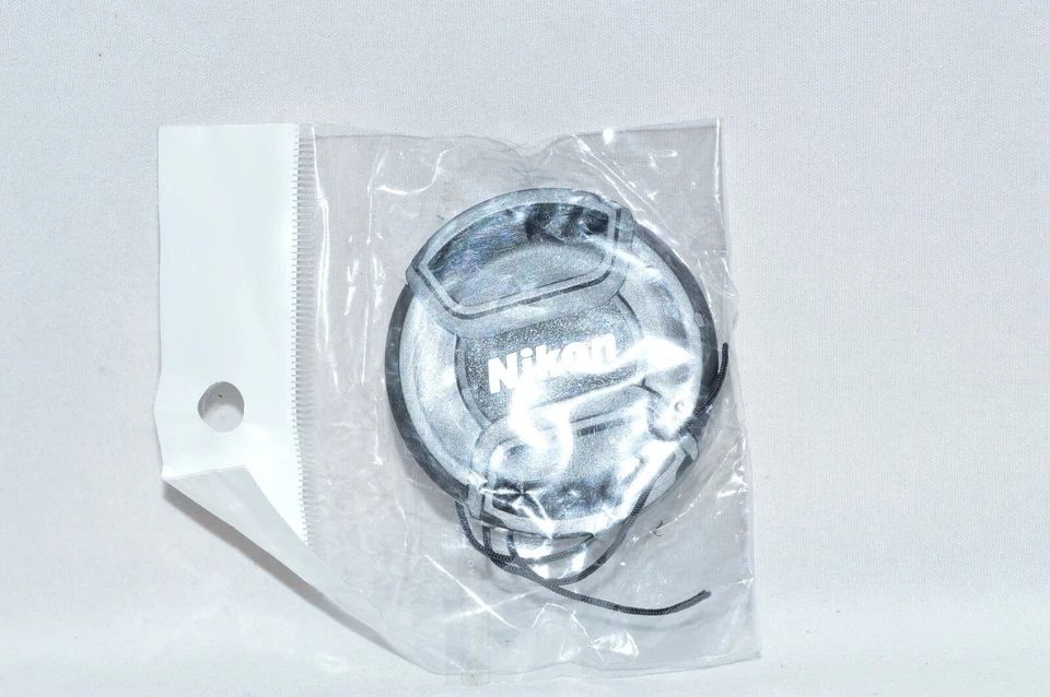 (NEW) Nikon 49 mm Rigid Plastic Tab Lock Front Lens Cap. (FLC-216) - Image 2 of 4