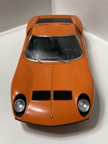 AutoArt Millennium Series 1:18 Scale Diecast ORANGE Lamborghini Miura SV - Picture 13 of 18
