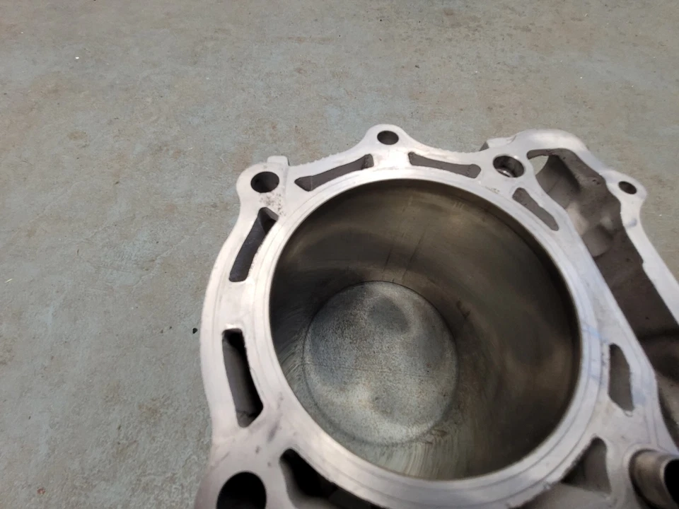 Yamaha YZ400F 1999 OEM STD DIÁMETRO MOTOR CILINDRO JARRA BARRIL DIÁMETRO SUPERIOR Foto 4 de 4