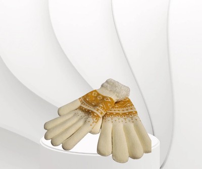 Women's Sonoma Goods For Life White Fuzzy  Gloves New One Size 