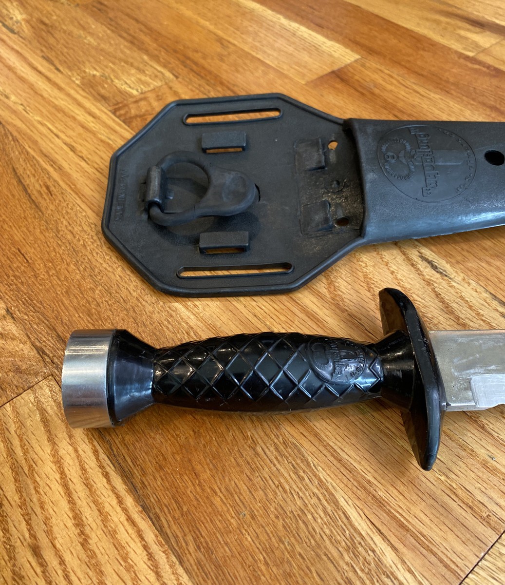 Aqua Lung Stainless Steel US Divers knife with Rubber Sheath Aqua Lung Stainless Steel US Divers knife with Rubber Sheath