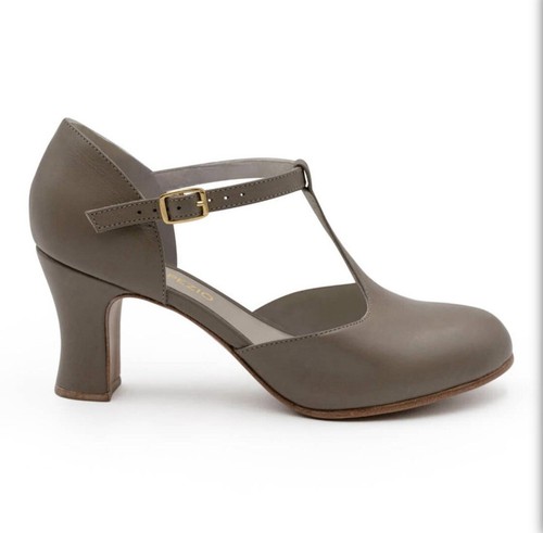 Zapatos Capezio Punta Cerrada Correa en T Cuero Personaje Adultos - Imagen 4 de 7