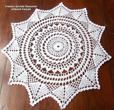 NAPPE CROCHET MAIN CREATION S RAISONNIER ARTISANAT FRANCAIS FEUILLE D'AUTOMNE