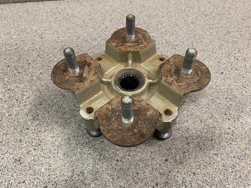 05-07 Kawasaki Brute Force 750i, 06-13 650i Front Wheel Hub w/ Studs * - Picture 1 of 6