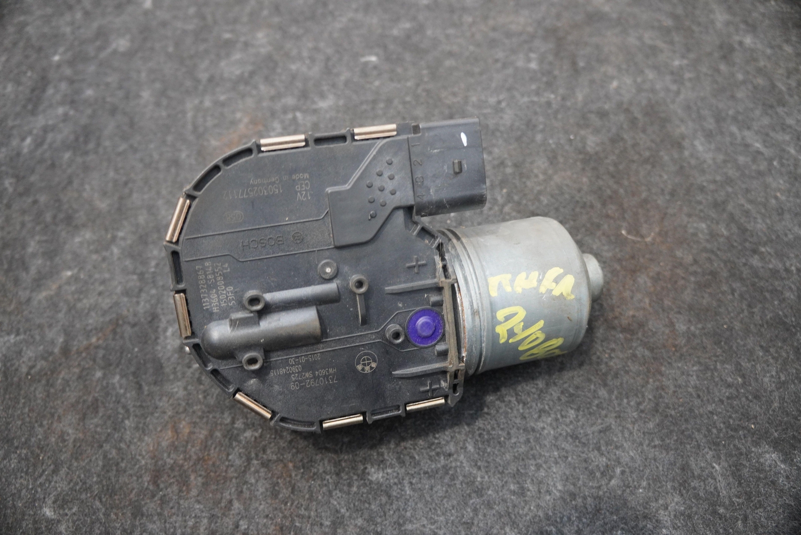 Front Right Windshield Wiper Motor 61617310792 OEM BMW i8 2014-20