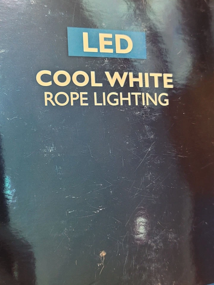 3 Cajas Philips LED Cuerda de Luz Blanca 9 Pies, Cuerda de 1/2” Diámetro, Clips/Tornillos Foto 4 de 4