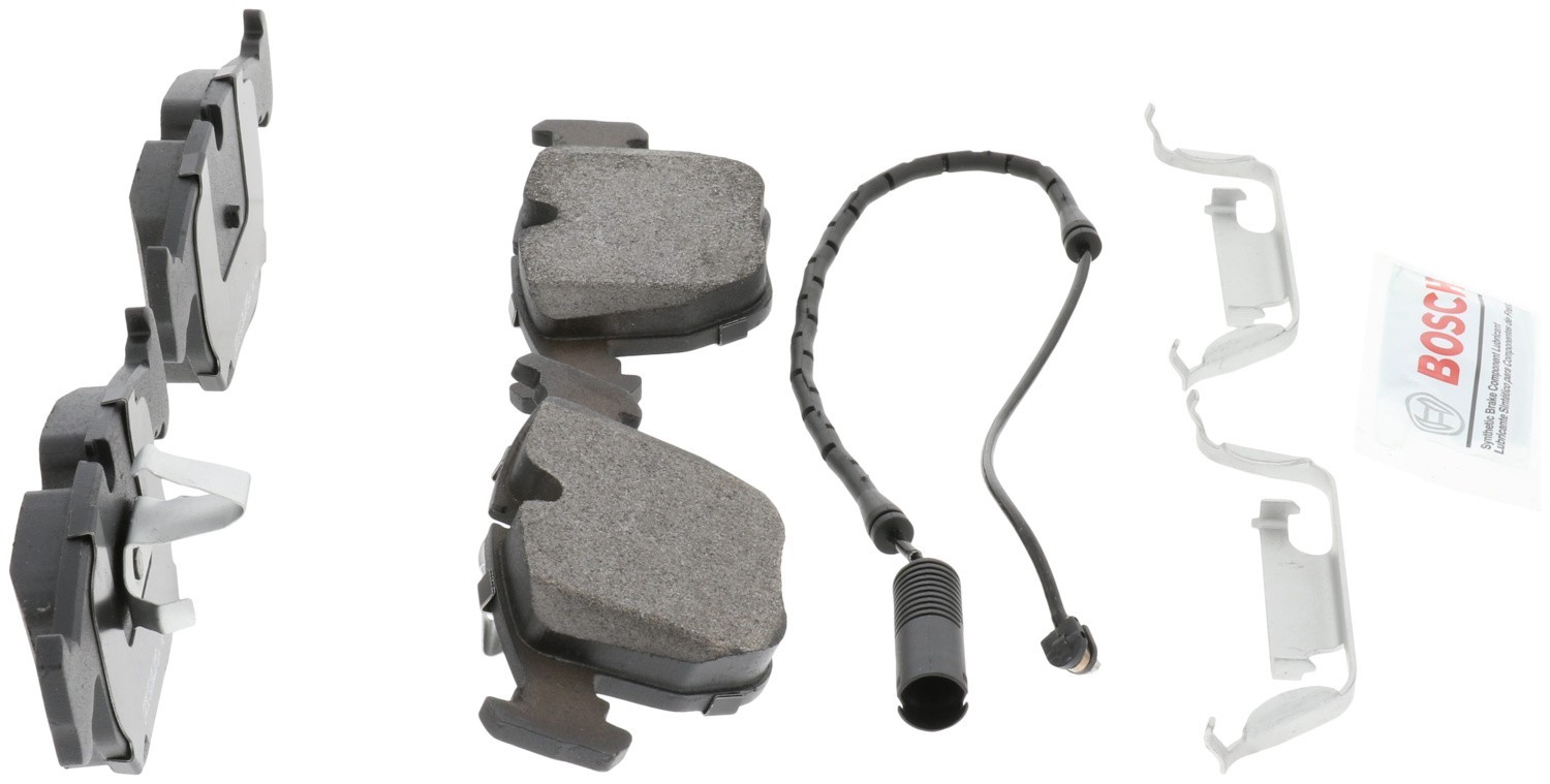 Bosch Disc Brake Pad Set Front BP681 For 95-06 BMW X5 540i 740i M5 Bentley