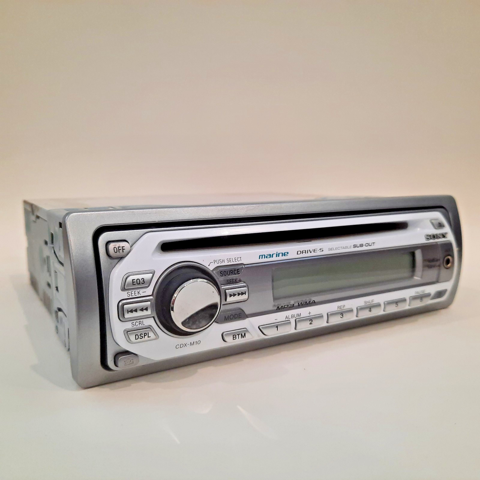 Model Cdx-m10 Fm/am Compact Disc Player Marine Drive.s