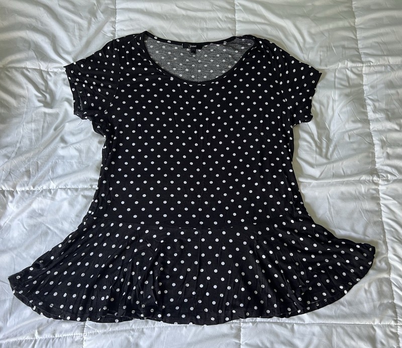 Woman’s Size XL S. Point Black With White Polk-a-dot Top Short Sleeve Shirt 