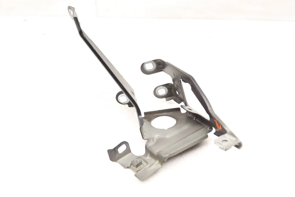 BMW 640I XDRIVE GRAN CUPÉ 2014-2019 - Soporte de montaje del guardabarros derecho (delantero) Foto 3 de 4