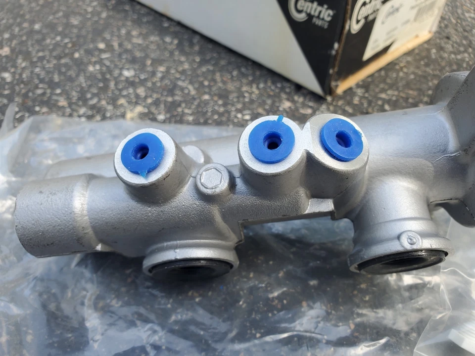 Brake Master Cylinder-Premium Centric 130.42504 fits 89-93 Nissan 240SX - Image 3 of 4