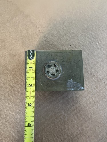 Piccola antica scatola cinese rettangolare in ottone intagliato a mano 3-1/2" - Foto 3 di 10