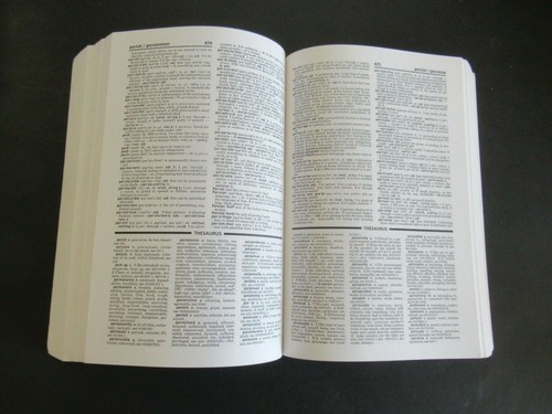 WEBSTER'S NEW WORLD DICTIONARY & THESAURUS 2002 - Picture 6 of 7