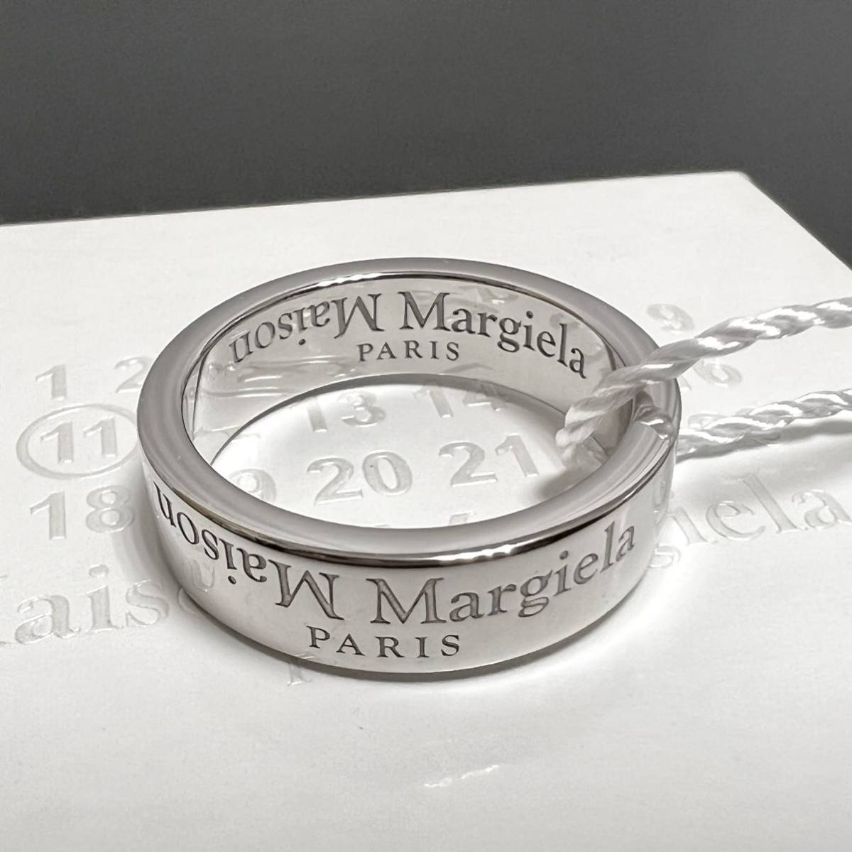 XS New Maison Margiela Inverted Logo Ring Reverse Logo Ring XS New Maison Margiela Inverted Logo Ring Reverse Logo Ring