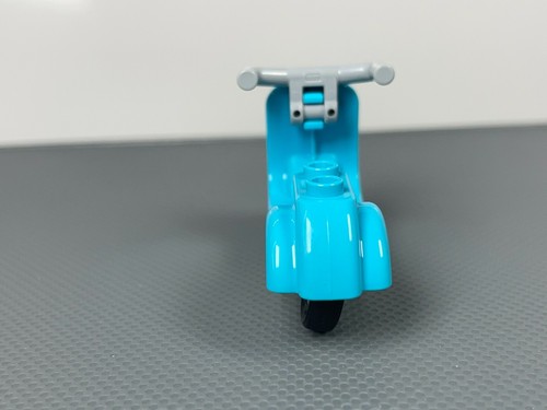 LEGO Minifigure Scooter Medium Azure Moped Vespa Motor Bike Friends 41440 - Picture 7 of 9