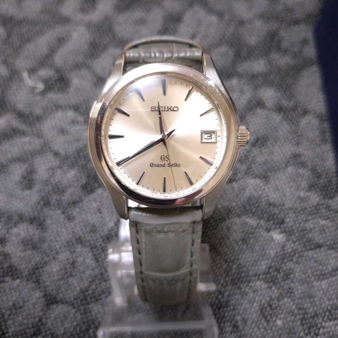 Seiko Quartz Wristwatch Grand Precision Silver Timepiece Luxury Movement - vintagewatches.pk