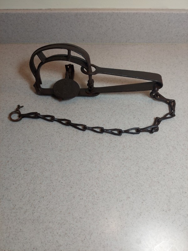VINTAGE ANTIQUE NEWHOUSE O. C. TRAP NO. 91 1/2, STAMPED SPRING, WEBBED JAWS