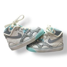 Nike turquoise white high top youth infant 5c