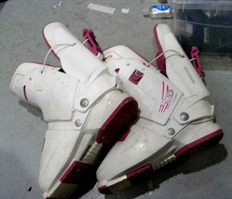 "Salomon HC 520 Ladies Ski Boots" w carry strap, size 300/26.0