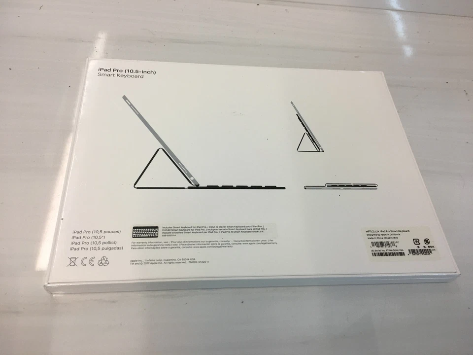 Apple iPad Pro 10.5" Smart Keyboard MPTL2LL/A for iPad 7,8,9, Air3 & 10.5 Pro - Image 2 of 3