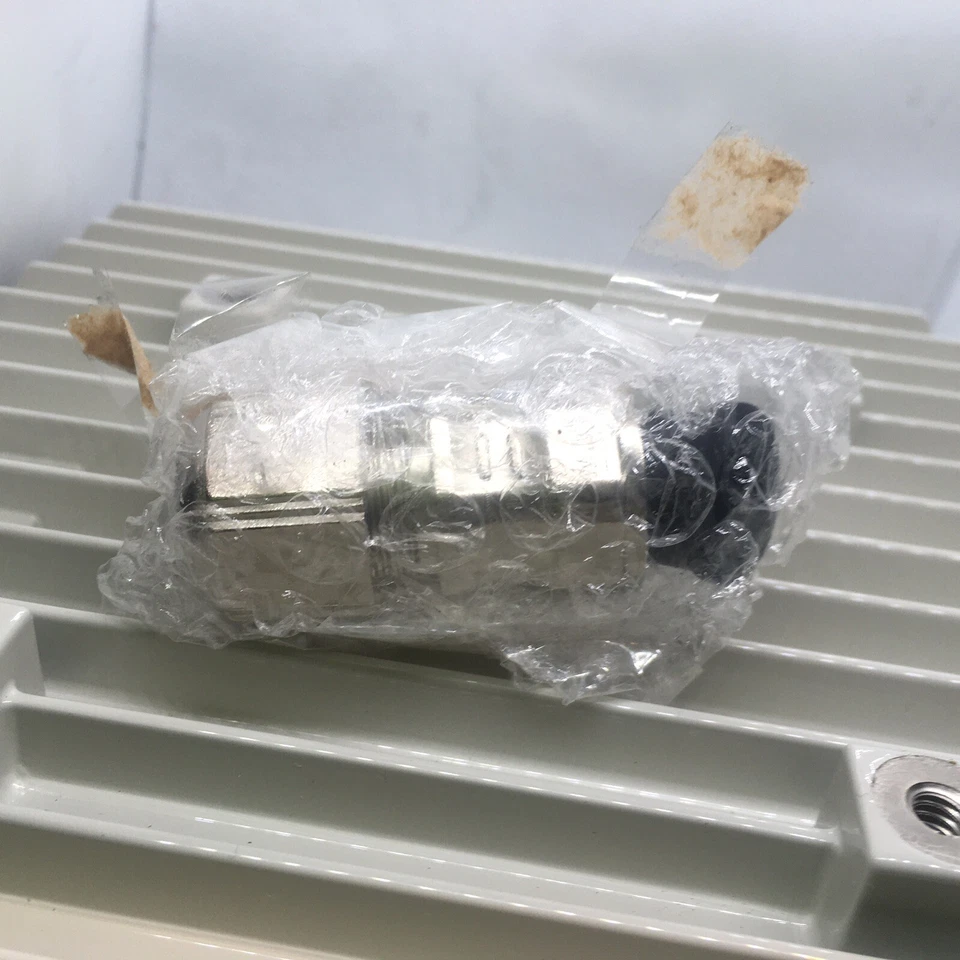 Redline Communications RDL3000 XP Edge 3.3-3.8 GHz 3K-SU-RF3338-01 - Image 4 of 4