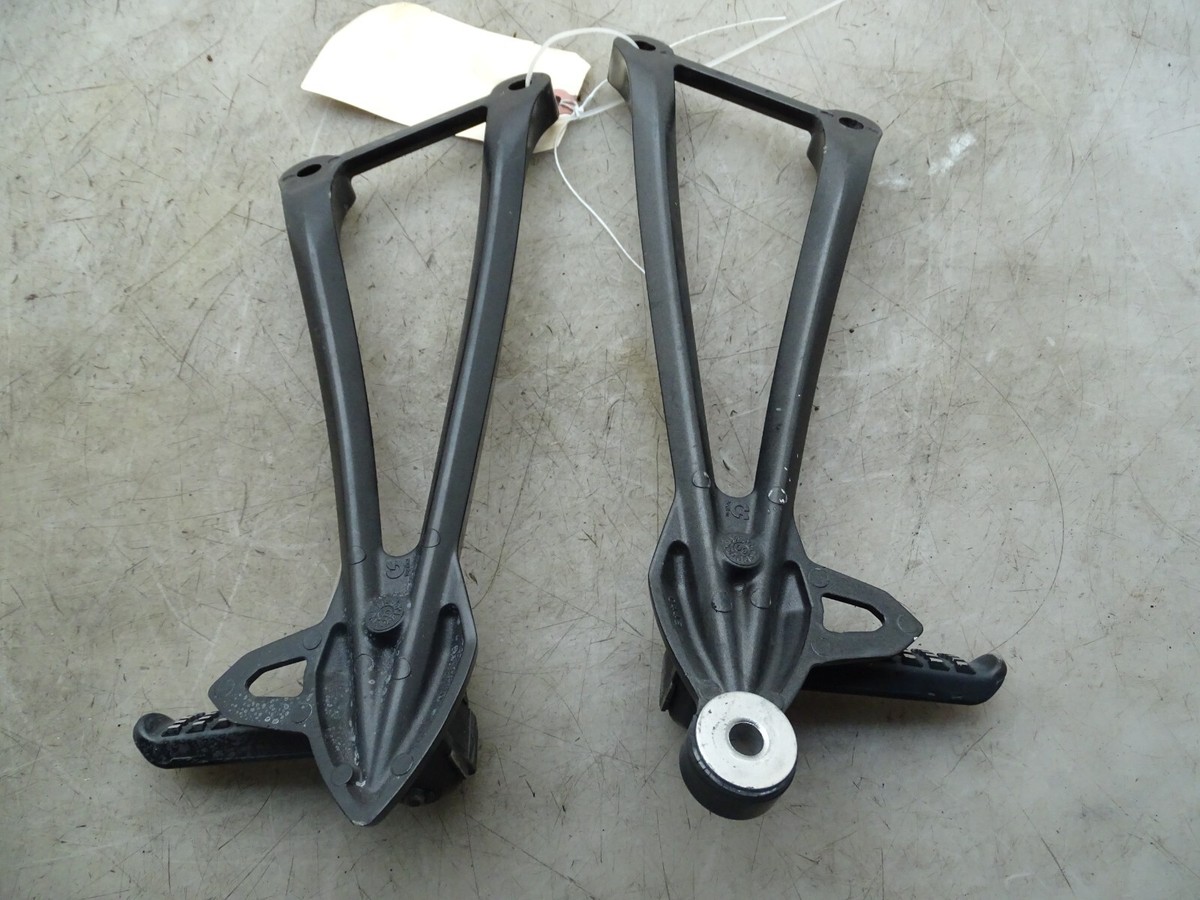 09 KAWASAKI ZX10R ZX 10 PASSENGER FOTTPEGS AND BRACKETS E-4479 | eBay