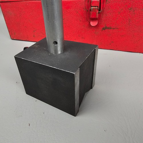 Starrett 659 Magnetic Base in Red Metal Case - Central Dial - Picture 6 of 10